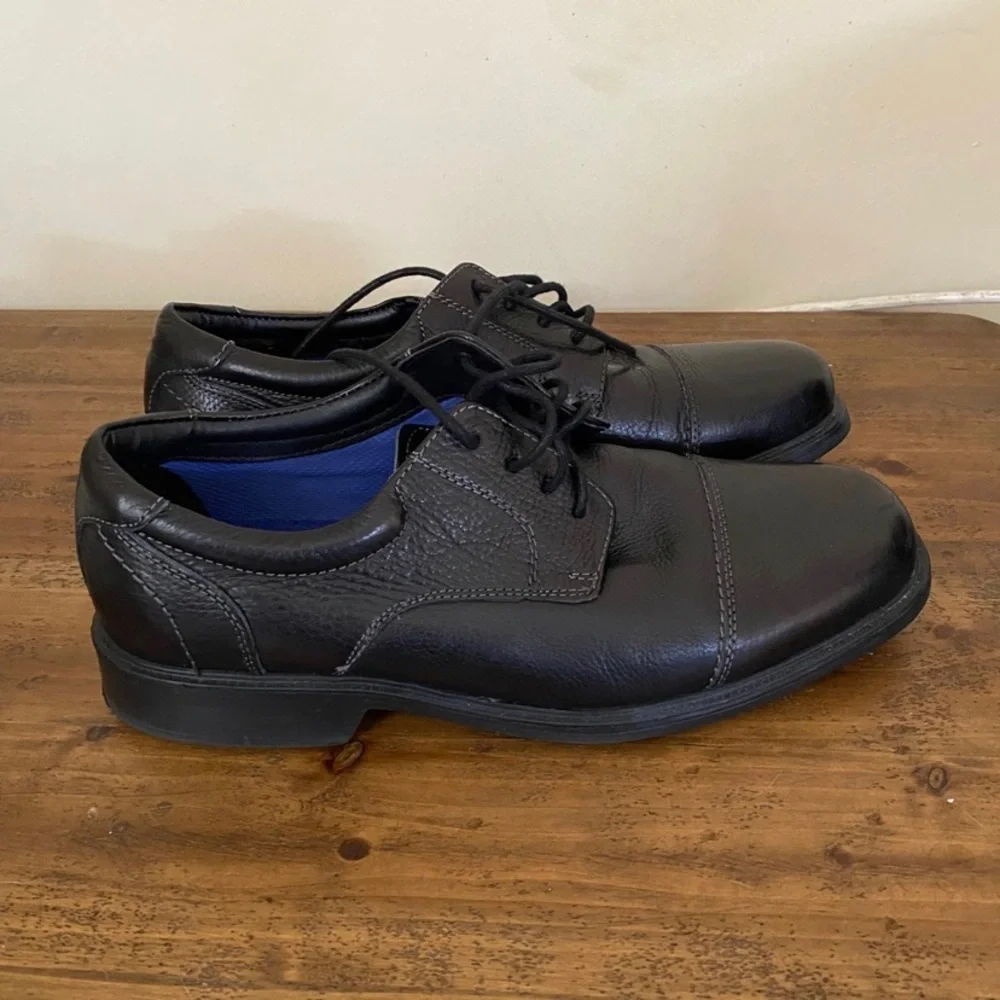 Florsheim Men's Freedom Cap Oxford Leather Shoes. size 10.5